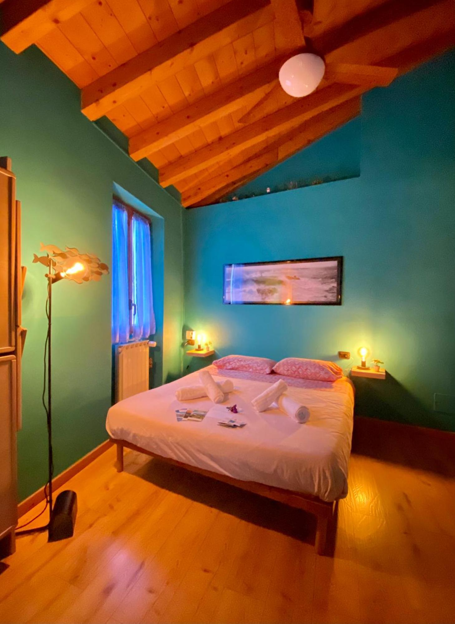 Bed and Breakfast La Casa Del Poeta Дервіо Екстер'єр фото